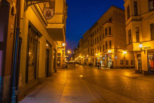 Poznan Polonya Temmuz 2018 Gece Poznan Eski Meydanda Insanlar — Stok fotoğraf