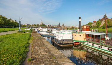 Tekneler Gdansk eski kasaba kanal. Gdansk. Polonya