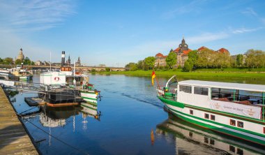 Tekneler Gdansk eski kasaba kanal. Gdansk. Polonya