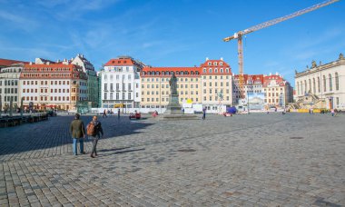 Poznan, Polonya, 30 Temmuz 2018: İnsanlar Poznan eski meydanında