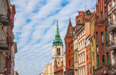 Torun şehrinin eski mimarisi. Polonya