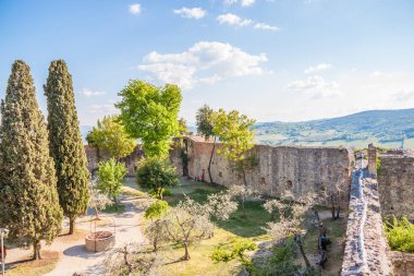 San Gimignano, Toskana, İtalya. San Gimignano tipik Toskana Ortaçağ İtalya yeridir.   
