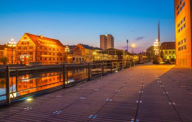 Akşam Gdansk eski şehir kanalı. Gdansk. Polonya