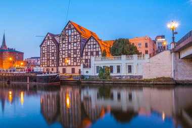 Akşam Gdansk eski şehir kanalı. Gdansk. Polonya