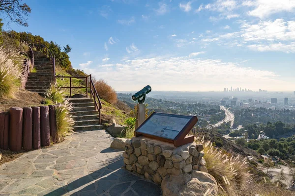 View of Los Angeles from the Hollywood Hills. Down Town LA. Hollywood Bowl. Warm sunny day. Beautiful clouds in blue sky. 101 freeway traffic — Stock Photo, Image