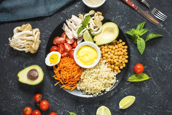 Sağlıklı vegan yemek kase taş zemin üzerine. Üstten görünüm