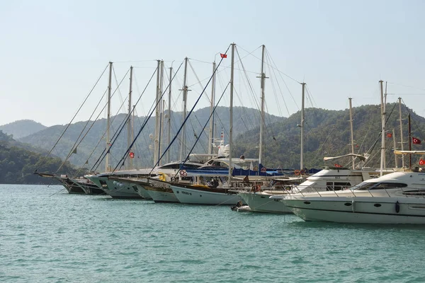 Gocek, Türkiye - 11 Eylül 2020: Gocek Town Marina view, Türkiye. Popüler turizm merkezi