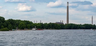 Toronto 'daki Cherry Beach' in panoramik manzarası. Toronto, Kanada - 23 Ağustos 2025.
