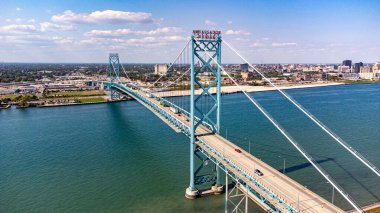 Windsor Ontario Kanada ve Detroit Michigan ABD 'yi bağlayan Büyükelçi Köprüsü' nün havadan görüntüsü. Windsor, Kanada - 11 Eylül 2025.