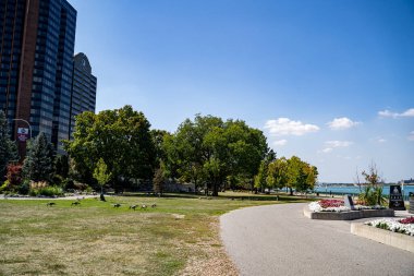 Windsor 'daki Dieppe Gardens manzarası. Windsor, Kanada - 11 Eylül 2025