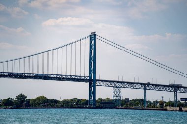 Kanada ve ABD 'yi birbirine bağlayan Büyükelçi Köprüsü görüntüsü. Windsor, Kanada - 11 Eylül 2025