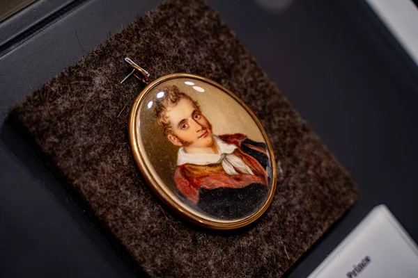 Müzede sergilenen John Prince minyatür portresinin görüntüsü. Windsor, Kanada - 11 Eylül 2025