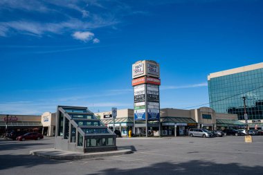 Finch ve Keele Ticaret Merkezi 'nin manzarası. Toronto, Kanada - 30 Ağustos 2025.