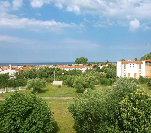 Mooi landschap in Griekenland, gefotografeerd vanaf de 2e verdieping — Stockfoto