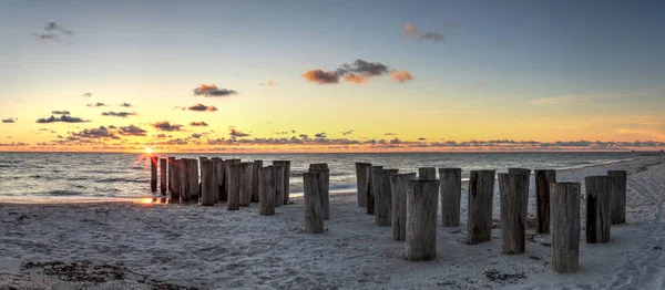 Vervallen Ruïnes Van Een Pier Port Royal Beach Bij Zonsondergang — Stockfoto