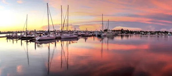 Lever Soleil Sur Port Calme Dans Vieux Naples Floride Pendant — Photo