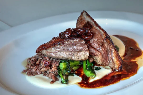 Gourmet Roasted Duck Raspberry Sauce Broccoli Mushrooms Dinner Plate — Stock Photo, Image