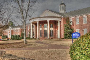 Wake Forest, Kuzey Carolina, ABD - 21 Kasım 2012: tarihi binalar ve bahçeleri Güneydoğu Baptist teolojik seminer Wake Forest, Kuzey Karolina.