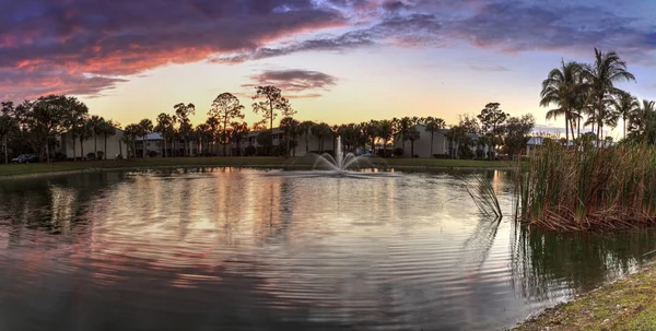 Overlooking Large Pond Fountain Sunset Atlanta Georgia — Stock Photo, Image