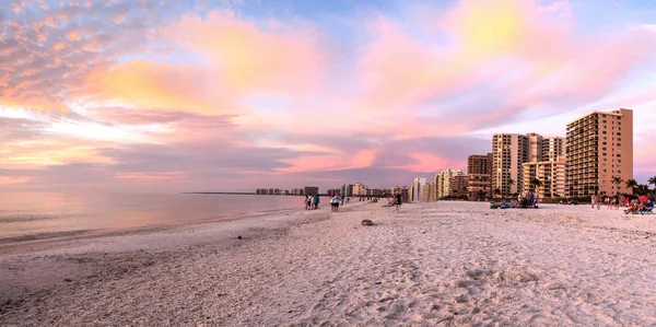 Céu Sol Rosa Dourado Sobre South Marco Island Beach Flórida — Fotografia de Stock