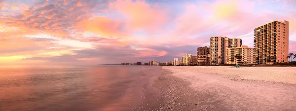 Rosa Och Guld Solnedgång Himlen Över South Marco Island Beach — Stockfoto