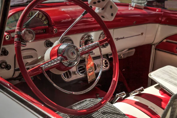 Red and White 1955 Ford Crown Victoria Skyliner at the 10th Annu — Stock Photo, Image