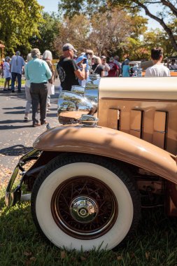 Tan 1932 Cadillac 32 Yıllık Napoli Depo Klasik Araba Sh