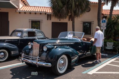 Siyah 1940 Packard 32 Yıllık Napoli Depo Klasik Araba S