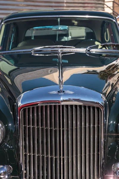 Rzadki niebieski 1962 Bentley S2 Continental Flying Spur na 32nd — Zdjęcie stockowe