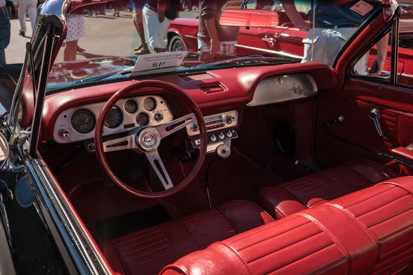 Black 1964 Corvair at the 32nd Annual Naples Depot Classic Car S — Stock Photo, Image