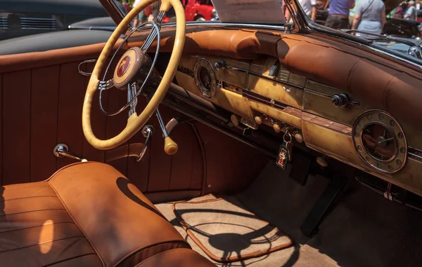 Zwart 1940 Packard op de 32e jaarlijkse Napels depot Classic Car S — Stockfoto