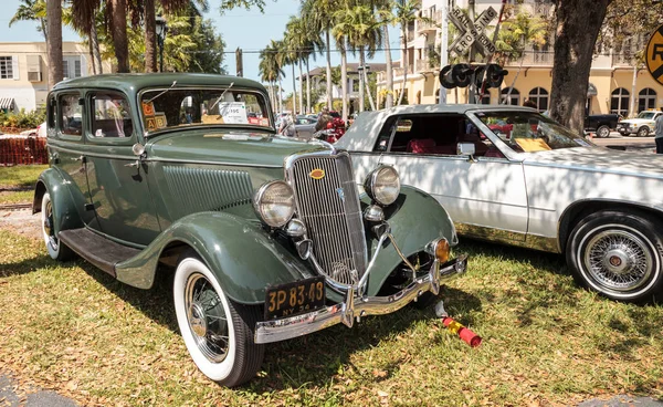 Green 1934 Ford at the 32nd Annual Naples Depot Classic Car Show — Stock Photo, Image