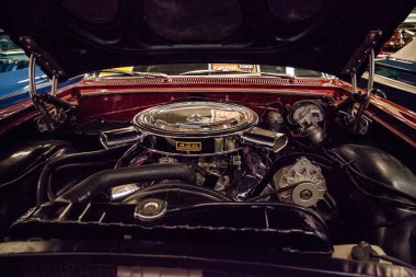 Kırmızı 1963 Chevrolet Impala S 'ler Muscle Car City' de sergileniyor.