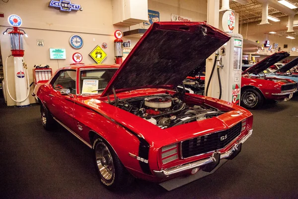 Red 1969 Chevrolet Camaro SS displayed at the Muscle Car City mu — ストック写真