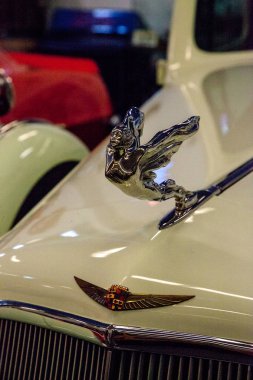 Kereviz Sapı Yeşil 1935 Cadillac Kaslı Araba Kalesi 'nde sergileniyor