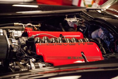 Siyah 1967 Chevrolet Corvette Muscle Car City 'de sergileniyor.