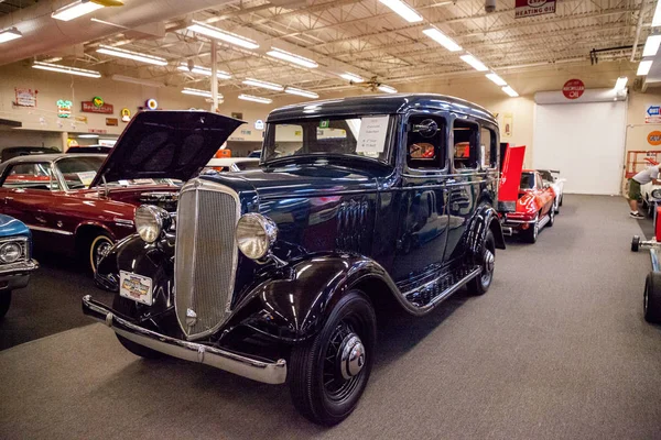 Black 1935 Chevrolet Suburban displayed at the Muscle Car City m — Zdjęcie stockowe