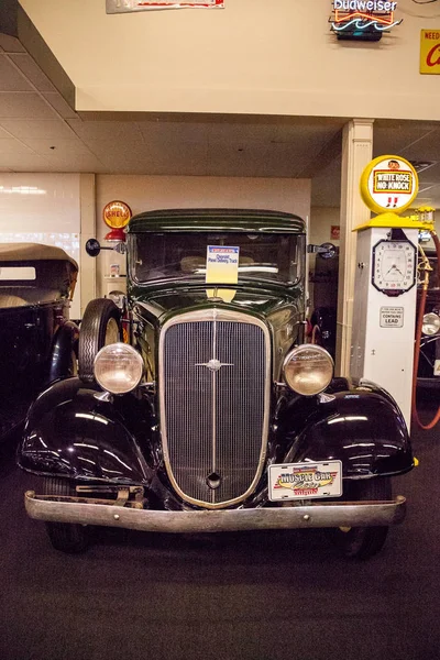 Black 1936 Chevrolet Panel Delivery Truck displayed at the Muscl — Φωτογραφία Αρχείου