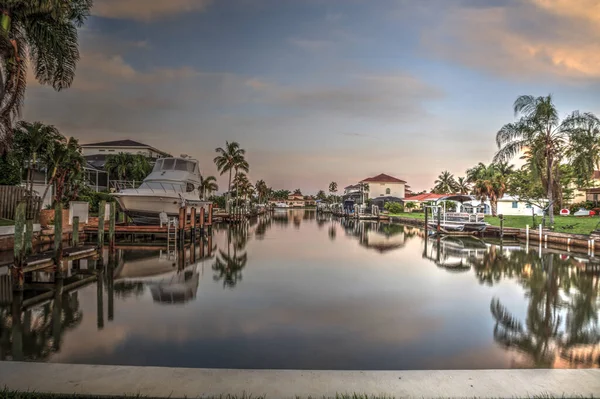 Lever Soleil Sur Une Voie Navigable Menant Océan Près Plage — Photo