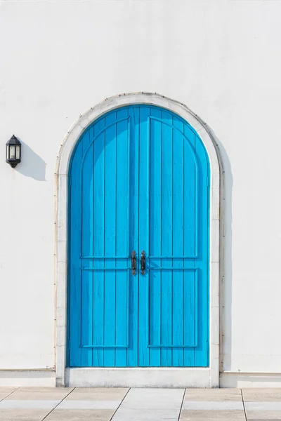 Puerta Azul Madera Colorida Detalle Del Exterior Casa Pared Blanca — Foto de Stock