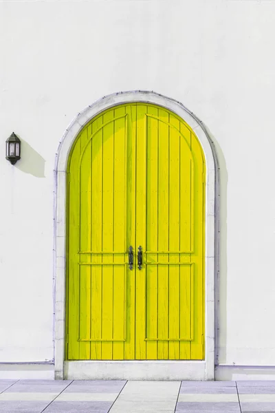 Colorful Wooden Yellow Door Detail House Exterior White Wall — Stock Photo, Image