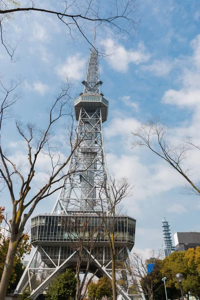 Nagoya Wieża Telewizyjna Lokalizacji Publicznej Suchym Gałęzi Błękitu Nieba — Zdjęcie stockowe