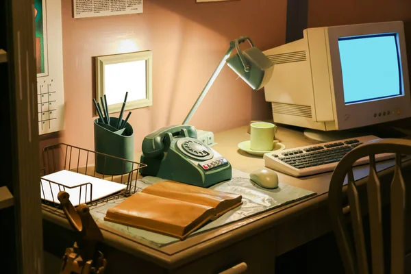 Retro Interior Office Desk Dark Room Simulator Object — Stock Photo, Image