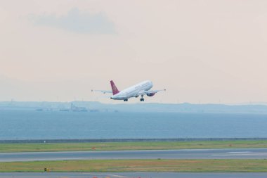 Aichi, Japonya-26 Haziran 2016: Chubu Centrair Uluslararası Havaalanı Japonya 'da Juneyao Airlines, Juneyao Airlines Şanghay, Çin merkezli büyük bir taşıyıcı.