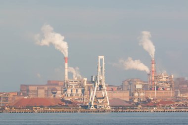 Endüstriyel sahne arka plan. Bağlantı noktasında endüstrisinin manzara. İş Sanayi ve gemi taşımacılığı. Kargo sanayi arka plan.