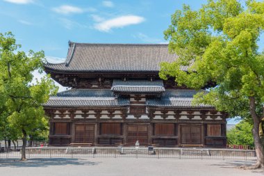 Kyoto, Japonya'da bulunan Toji tapınağı. Toji tapınağı Kyoto, Japonya'da Shingon mezhebinin bir Budist tapınağıdır..