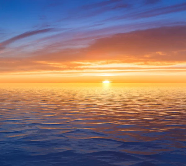 Beautiful Sunrise Sea Reflection Water Dark Clouds Sky — Stock Photo, Image