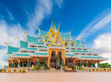 Watpaphukon Tapınağı dini Budistlerin doğal çevre ile faaliyet yeri, kızılötesi tarzı. Içinde Udon Thani, tayland