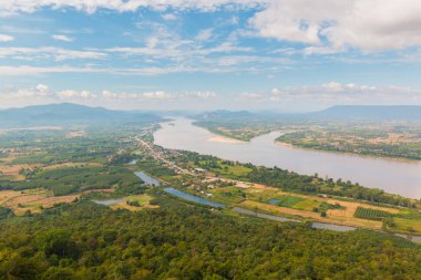 Wat Pha tak Suea 'da Skywalk 'tan gün ışığından güzel manzara.