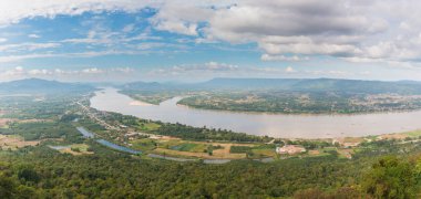Wat Pha tak Suea 'da Skywalk 'tan gün ışığından güzel manzara.